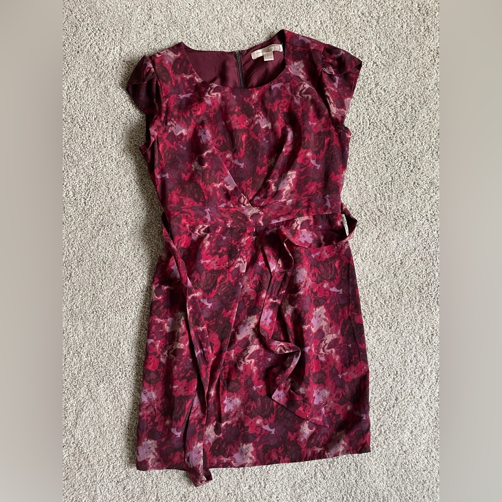Excellent condition. Floral print dress from Forever 21. Size S